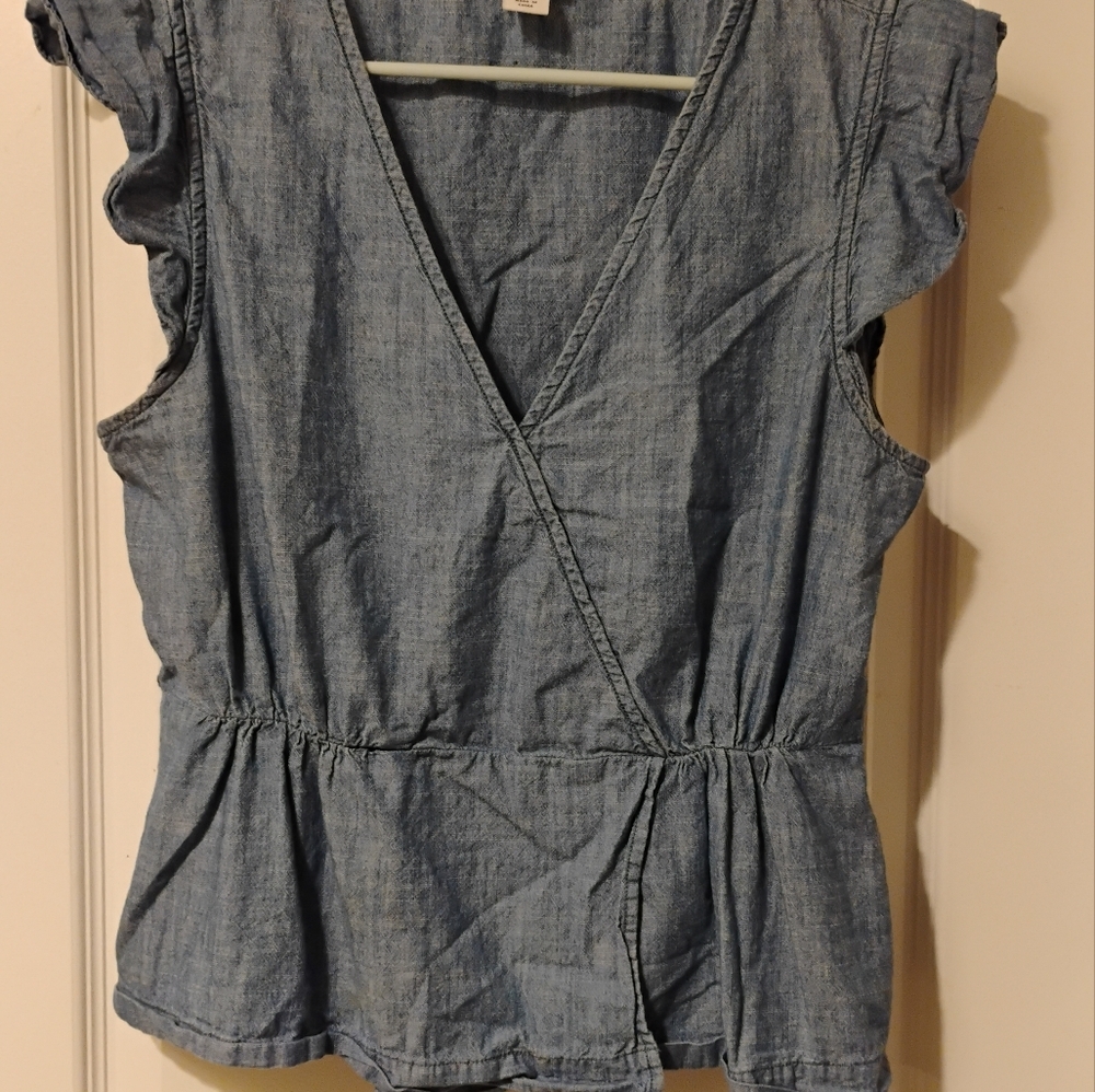 J BY JCREW CHAMBRAY BLUE FLUTTER SLEEVE BOARDROOM CHIC PREPPY RUFFLE HEM SIZE 10